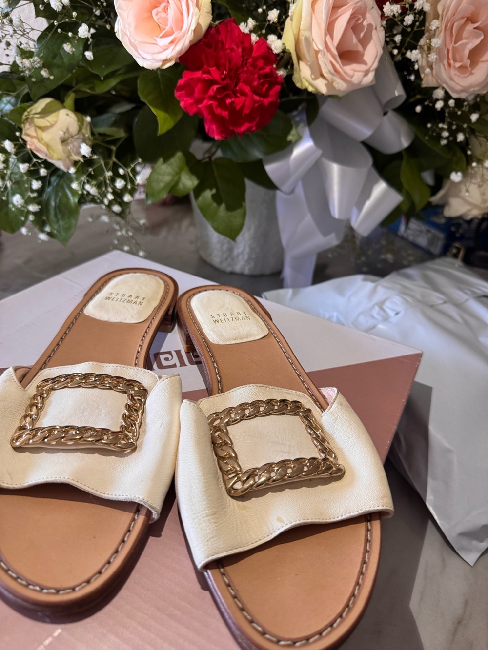 Stuart Weitzman Cream Leather Chain-Buckle Slide Mules